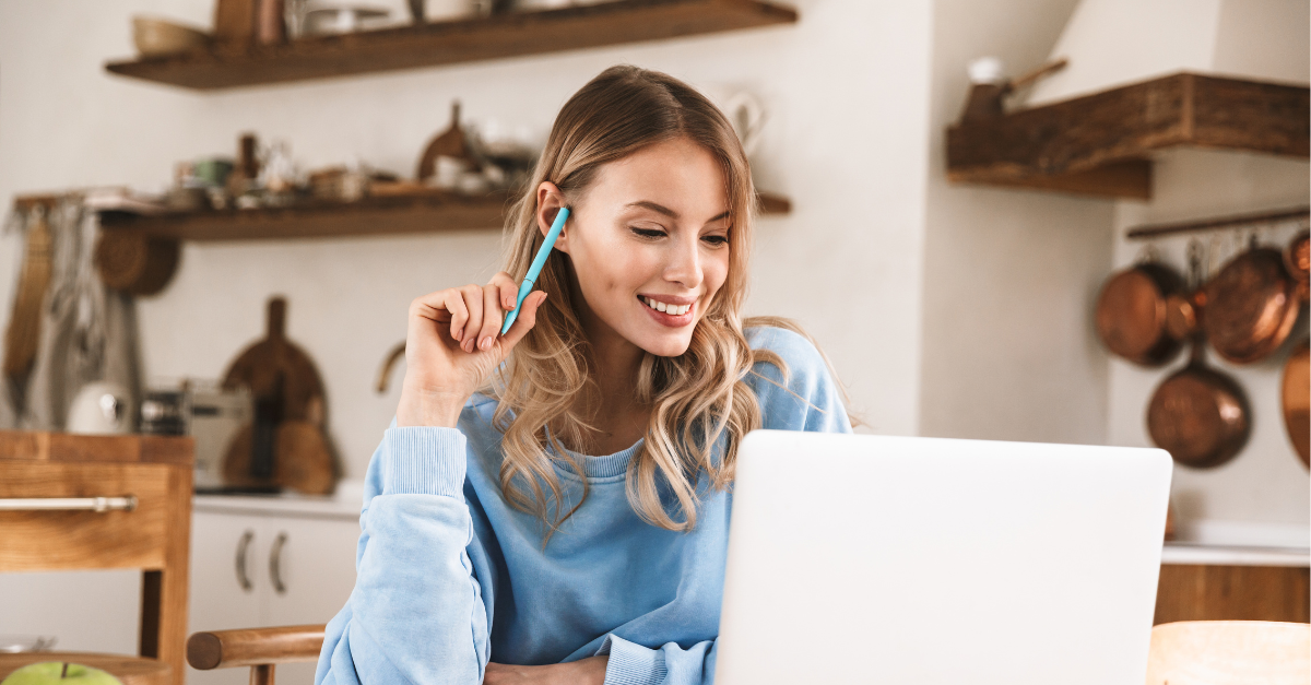 woman on laptop